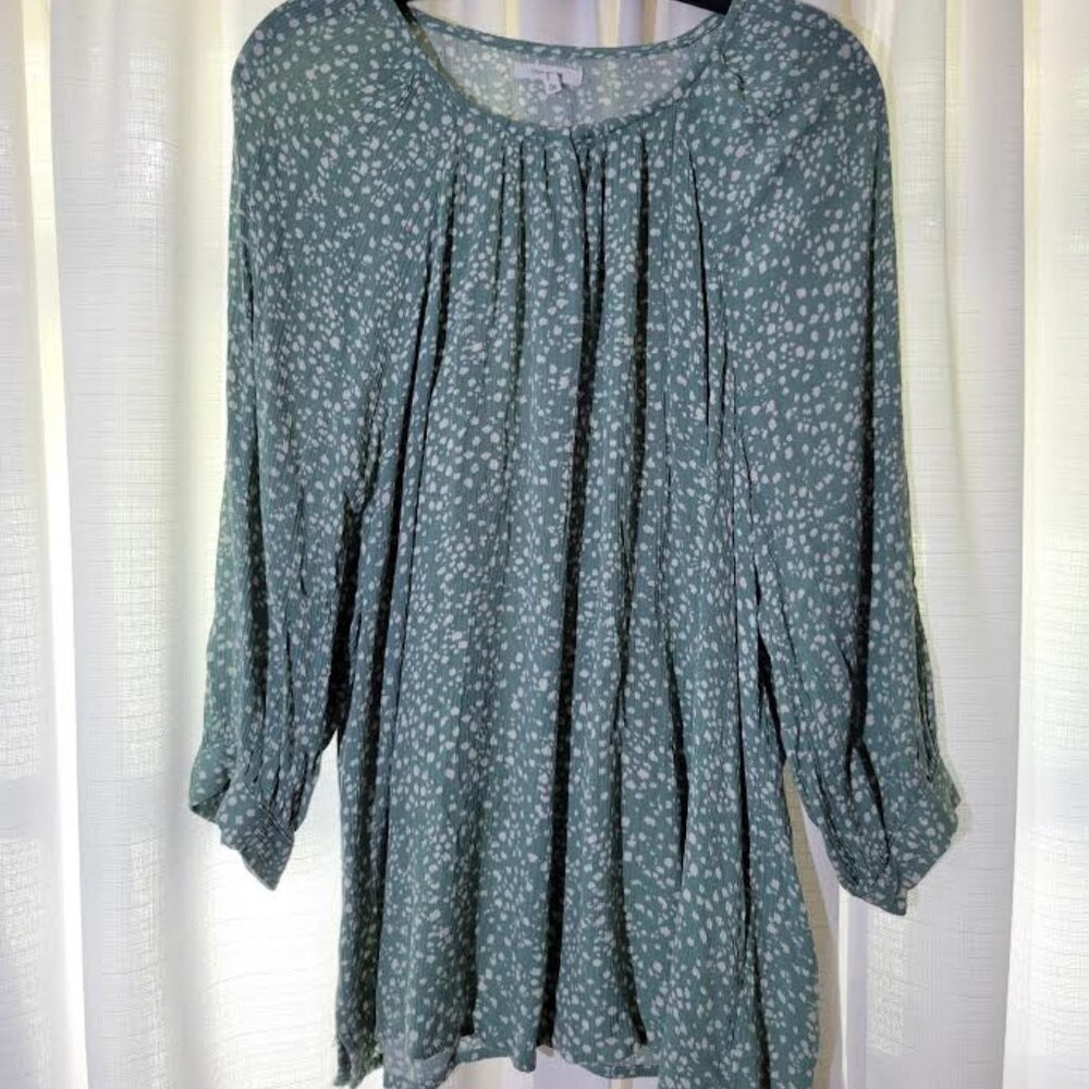 Maurices, 0X, Green & White Floral Top